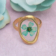 Load image into Gallery viewer, Cottage Fashion Oval Gold Dried Flower Rings