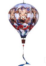 Load image into Gallery viewer, Patriotic Highland Cow Balloon Spinner