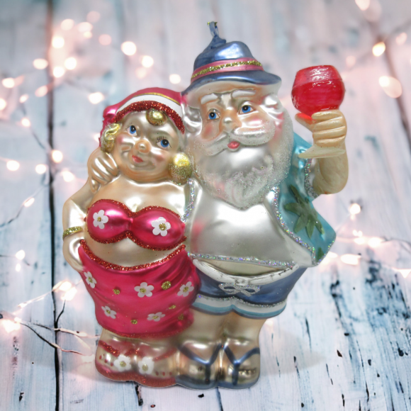 Beach Couple - December Diamonds - 5.25"
