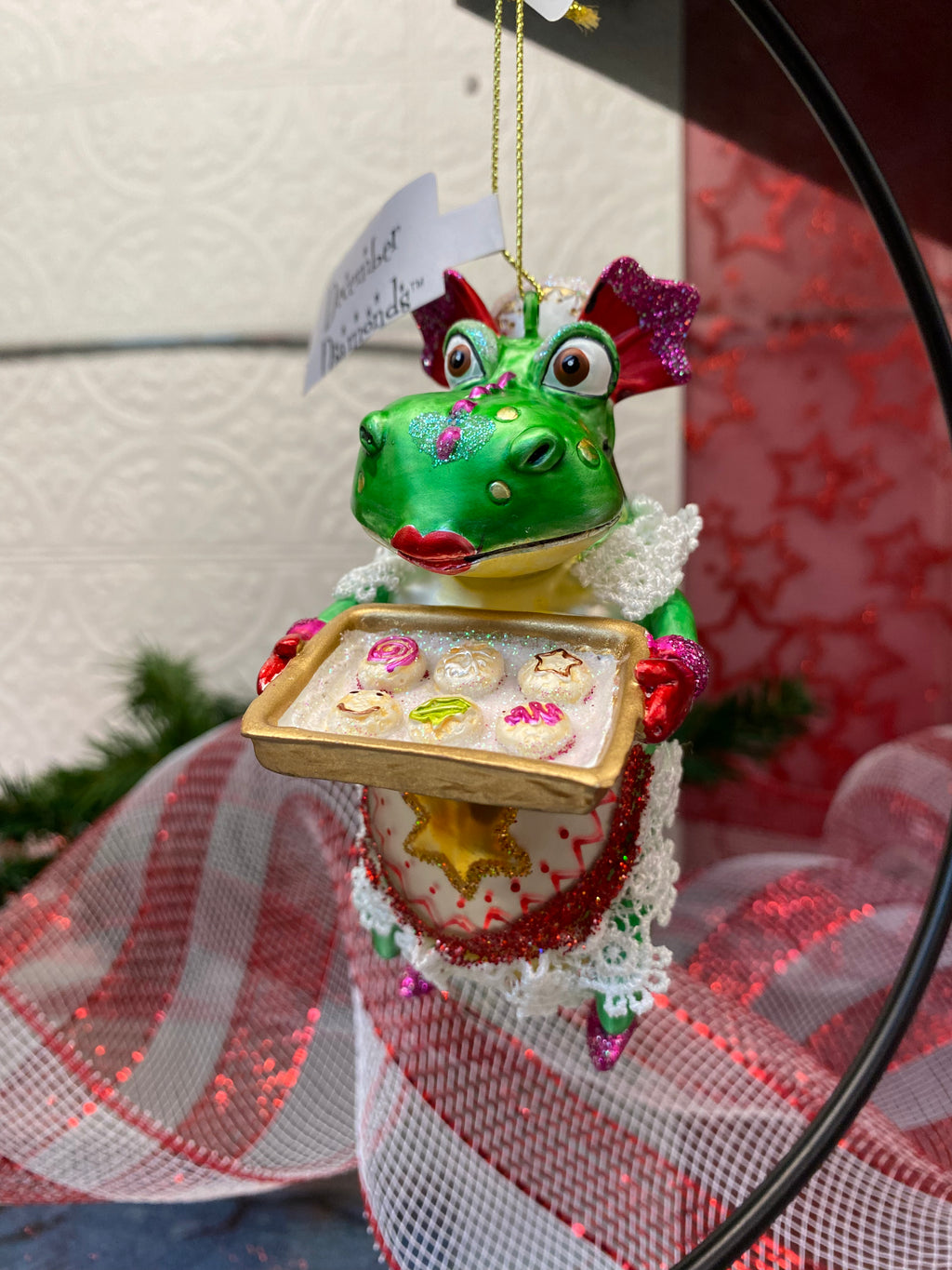 Crocodile with Baked Goods - December Diamonds - 5"
