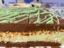 Load image into Gallery viewer, Dubai Chocolate Fudge with Kadayif

