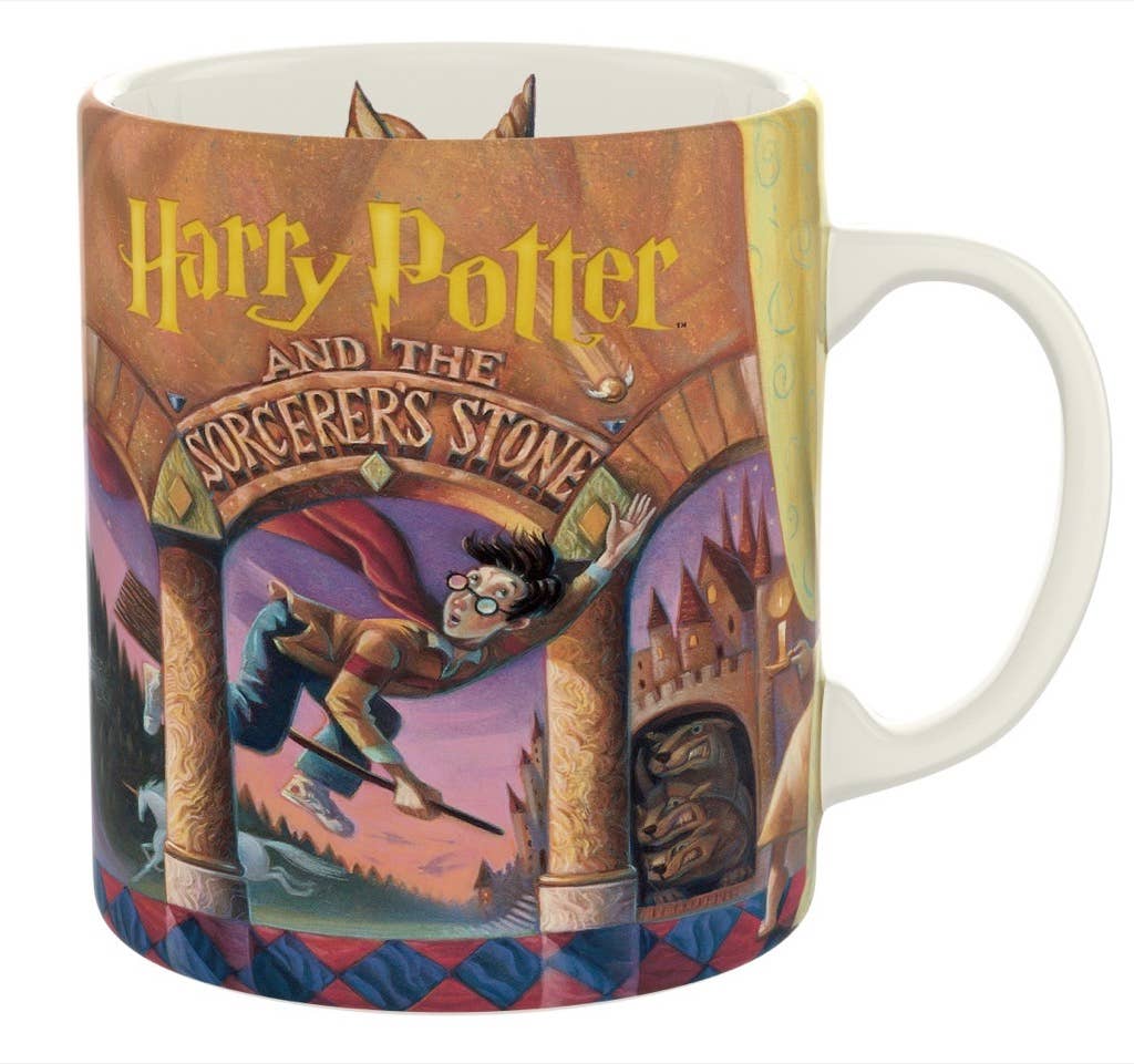 Harry Potter mug with cover featuring a young wizard and castle.