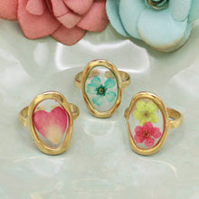 Load image into Gallery viewer, Cottage Fashion Oval Gold Dried Flower Rings
