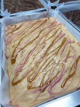 Load image into Gallery viewer, Jazzy Razzy - Caramel Sea Salt  &amp; Raspberry Fudge
