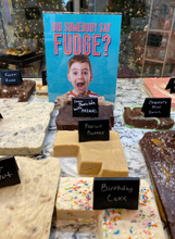 Load image into Gallery viewer, Jazzy Razzy - Caramel Sea Salt  &amp; Raspberry Fudge
